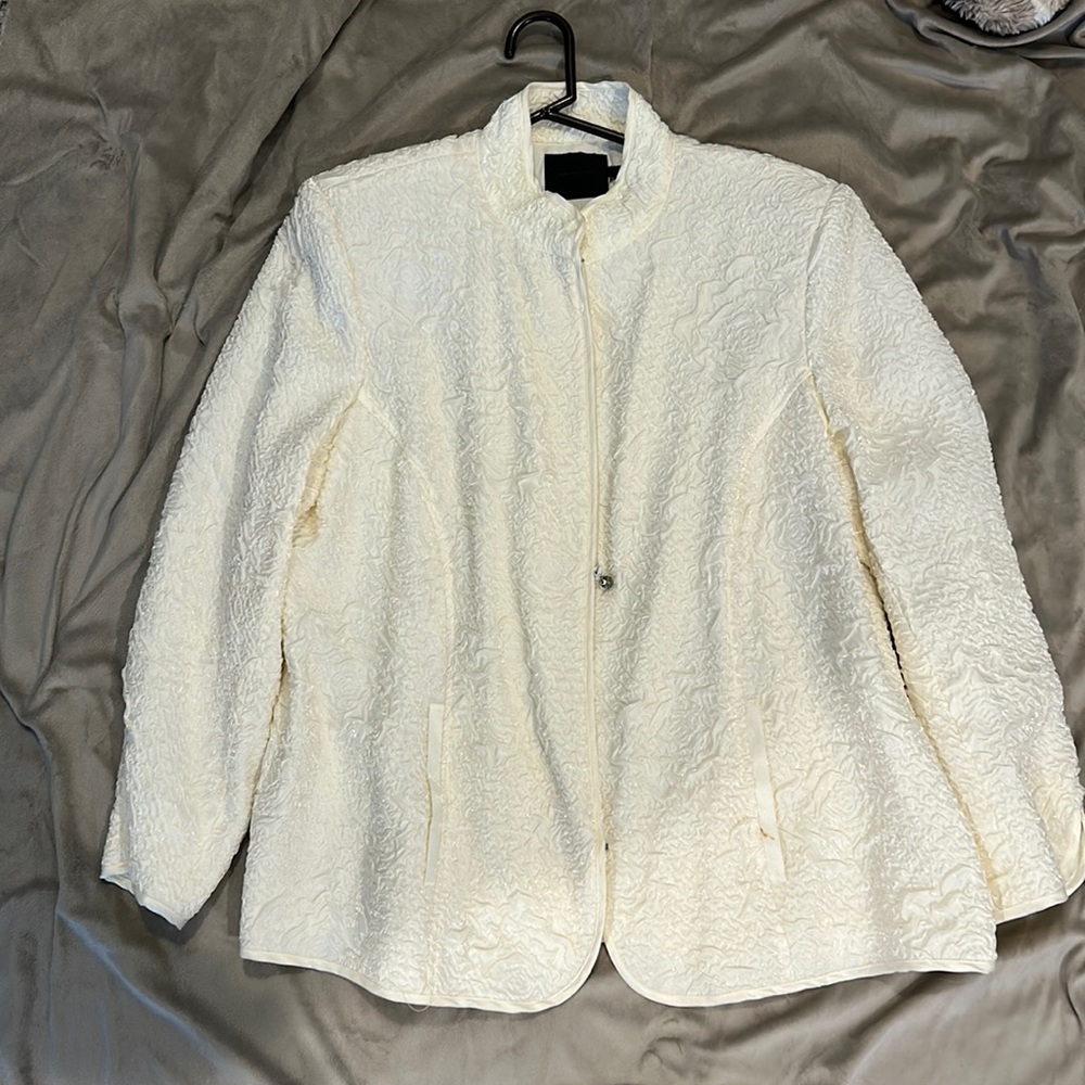 Bern and mort white zip front dress jacket